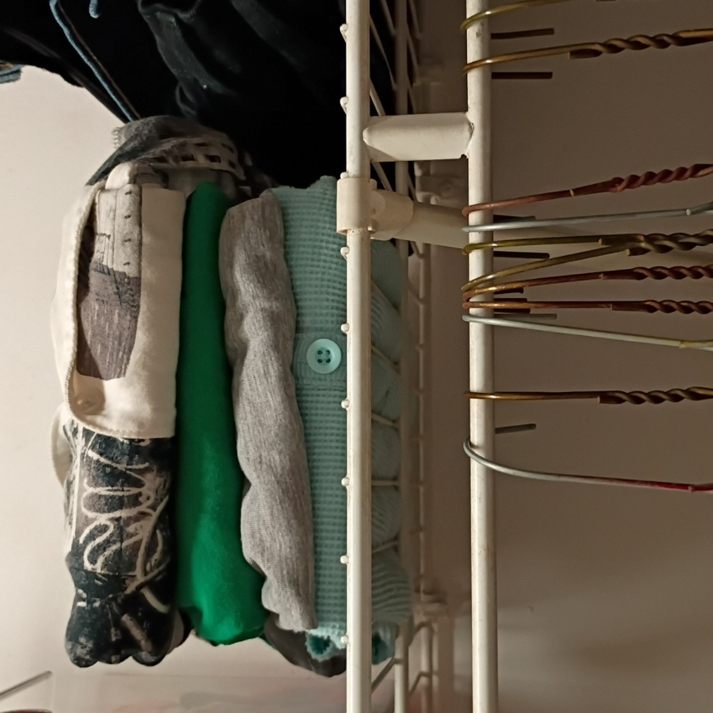 Forever 21 Black and White Graphic Short Sleeve Shirt - Picture 3 of 3